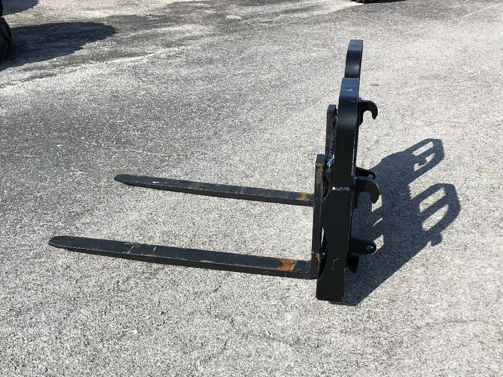 Euro/Global Series Quick Attach Loader: 48″ Pallet Forks