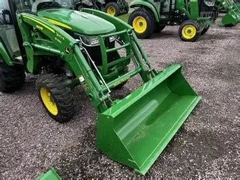 John Deere 320R Quik-Park Loader for 3R Compact Tractors
