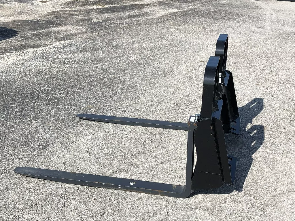 Skid Steer Series Quick Attach Loader: 48″ Pallet Forks